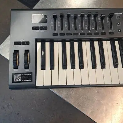 Novation - LAUNCHKEY 49 2